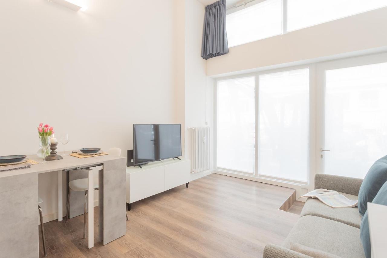 A Step From The Dome Apartment By Rent All Como Exterior foto